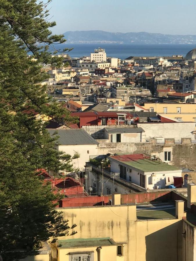 Apartment With Sea View With 2 Lifts Above Montesanto! 那不勒斯 外观 照片