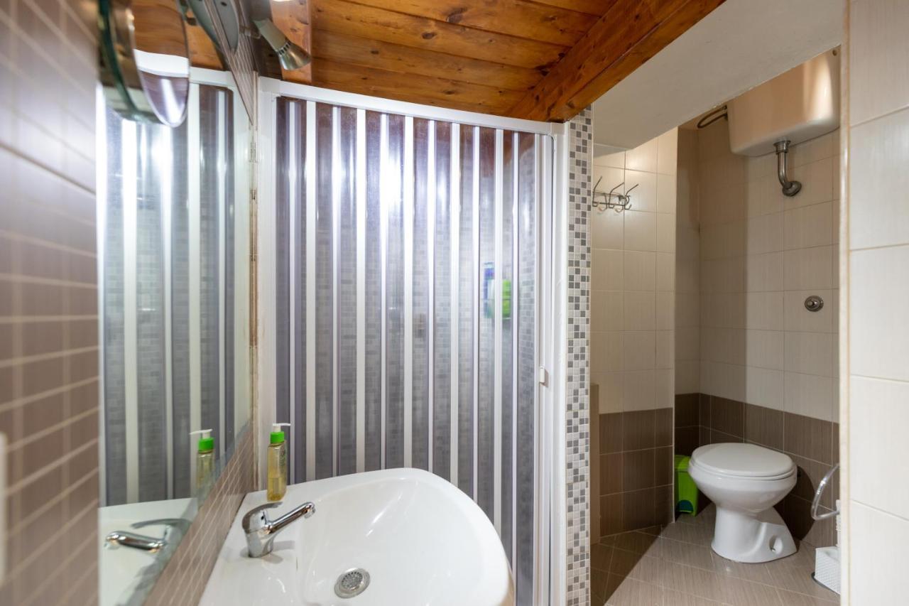 Apartment With Sea View With 2 Lifts Above Montesanto! 那不勒斯 外观 照片