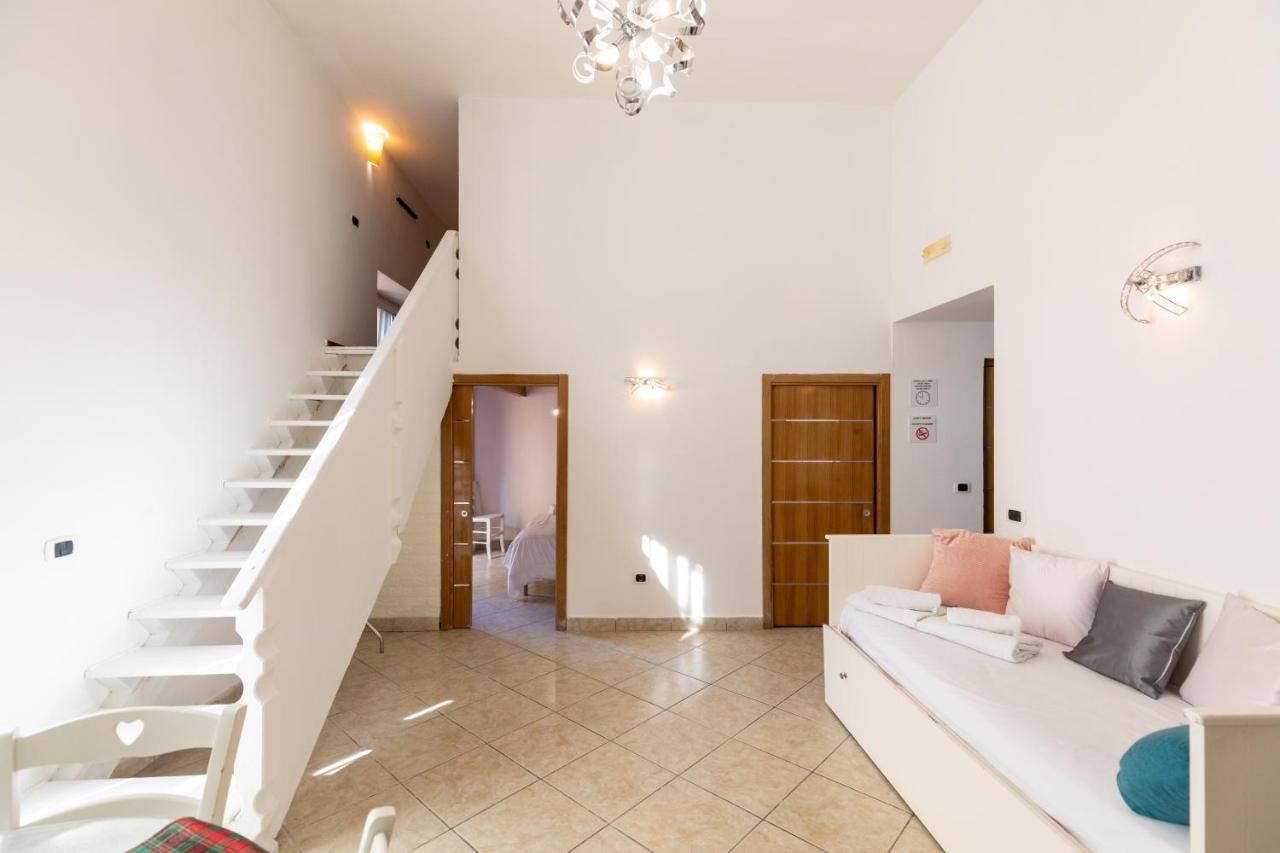 Apartment With Sea View With 2 Lifts Above Montesanto! 那不勒斯 外观 照片