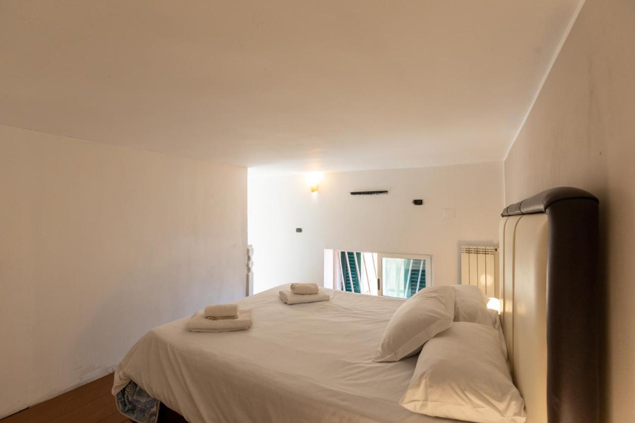 Apartment With Sea View With 2 Lifts Above Montesanto! 那不勒斯 外观 照片