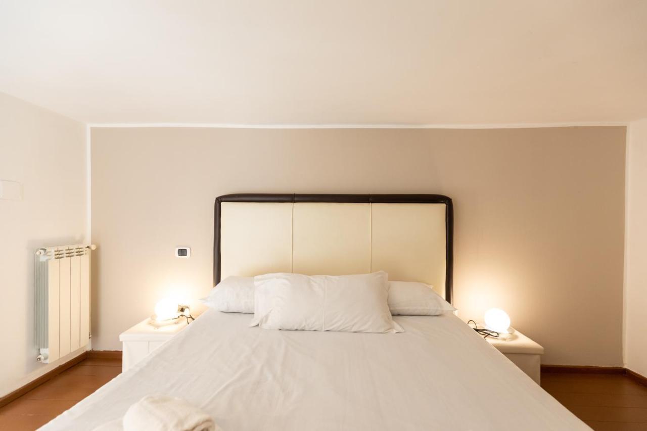 Apartment With Sea View With 2 Lifts Above Montesanto! 那不勒斯 外观 照片