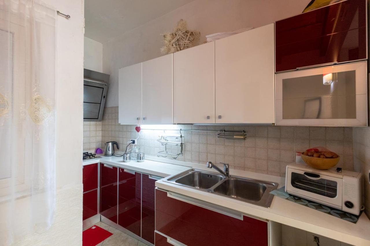 Apartment With Sea View With 2 Lifts Above Montesanto! 那不勒斯 外观 照片