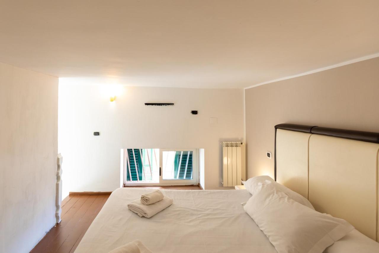 Apartment With Sea View With 2 Lifts Above Montesanto! 那不勒斯 外观 照片