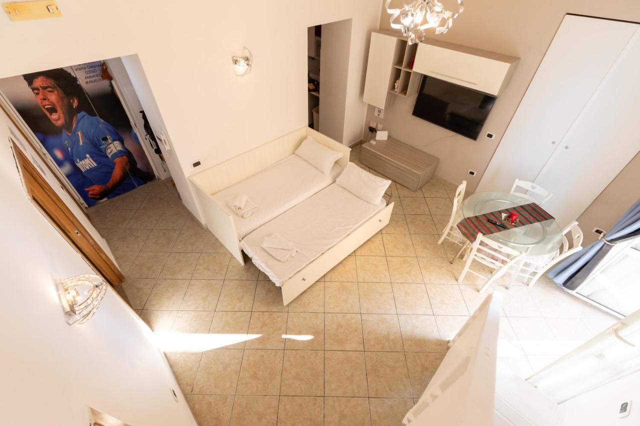Apartment With Sea View With 2 Lifts Above Montesanto! 那不勒斯 外观 照片