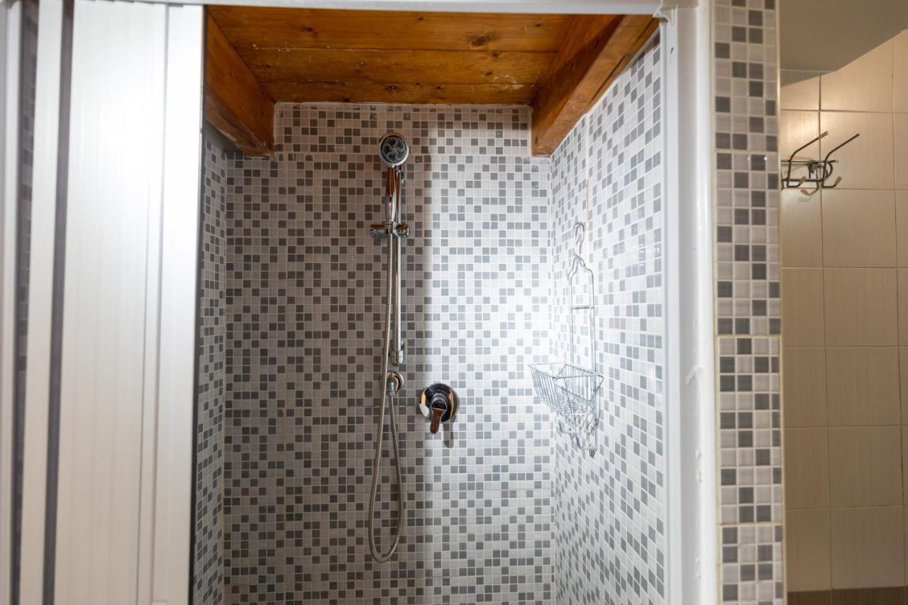Apartment With Sea View With 2 Lifts Above Montesanto! 那不勒斯 外观 照片