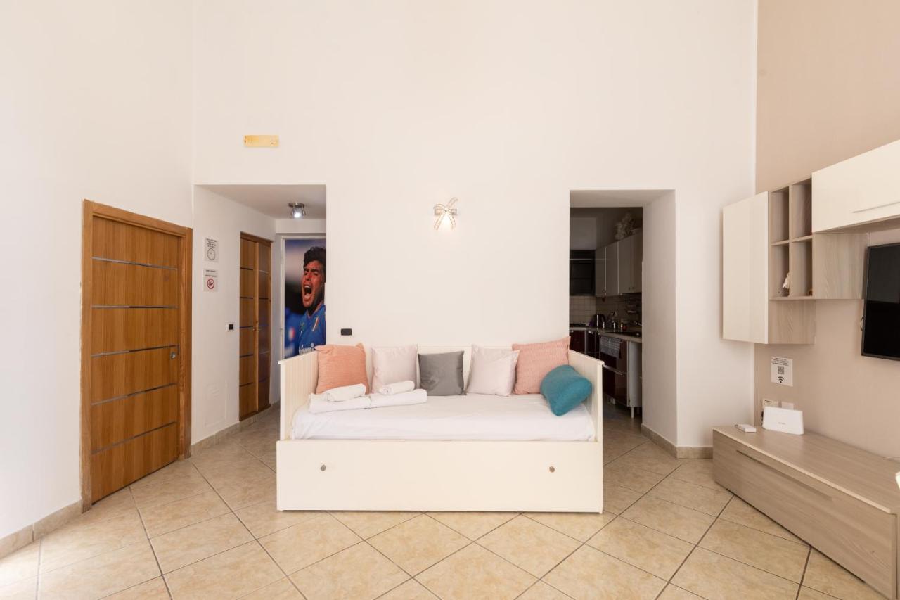 Apartment With Sea View With 2 Lifts Above Montesanto! 那不勒斯 外观 照片