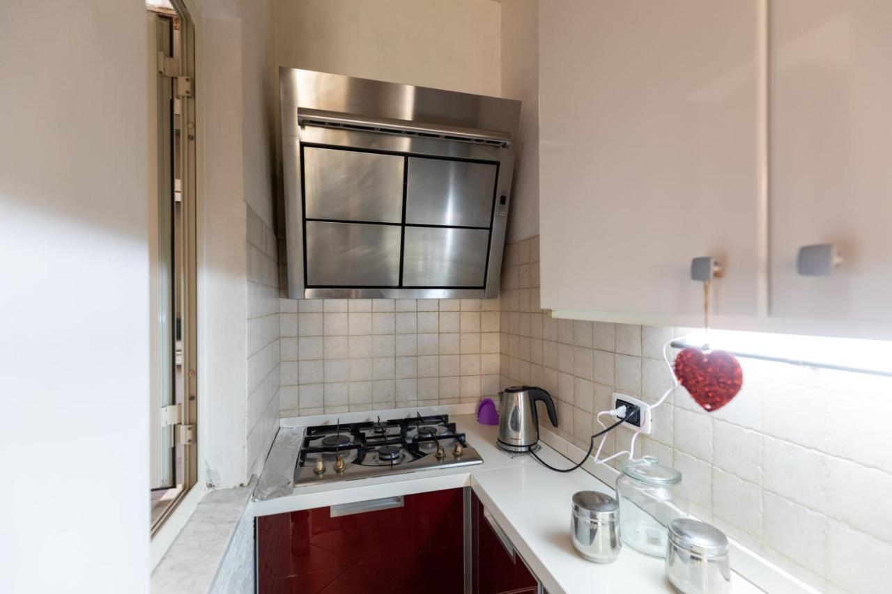 Apartment With Sea View With 2 Lifts Above Montesanto! 那不勒斯 外观 照片